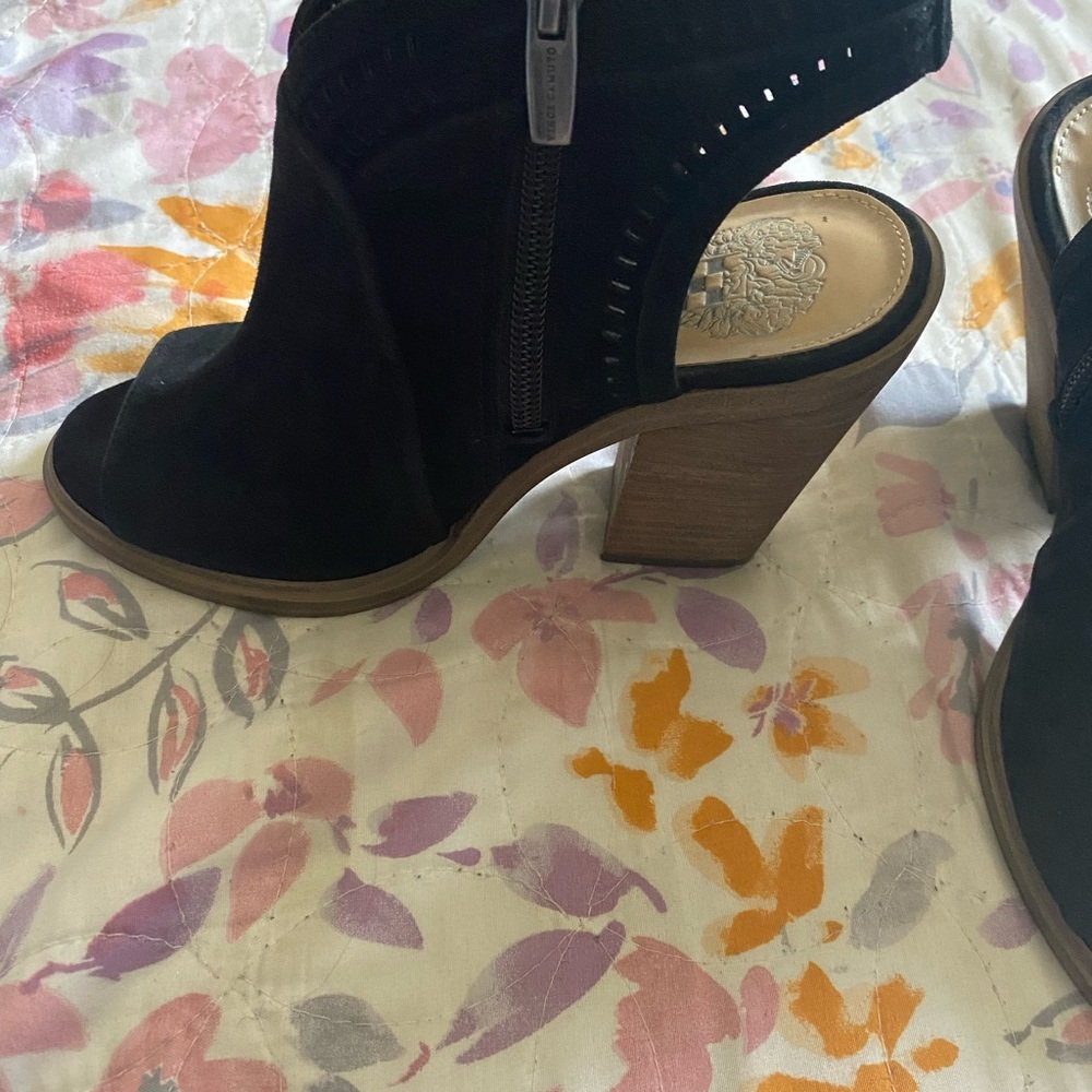 Vince Camuto Chloe shoes very good condition 5 1/2